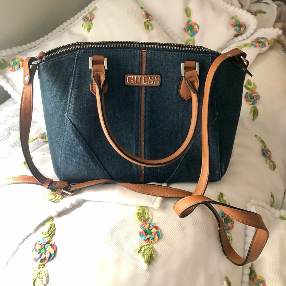Guess crossbody purse